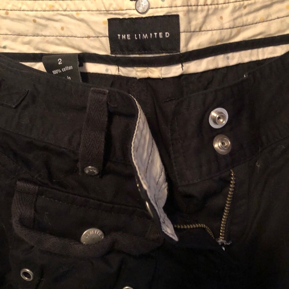 THE LIMITED Black Utility Capris - size 2 - Picture 6 of 6